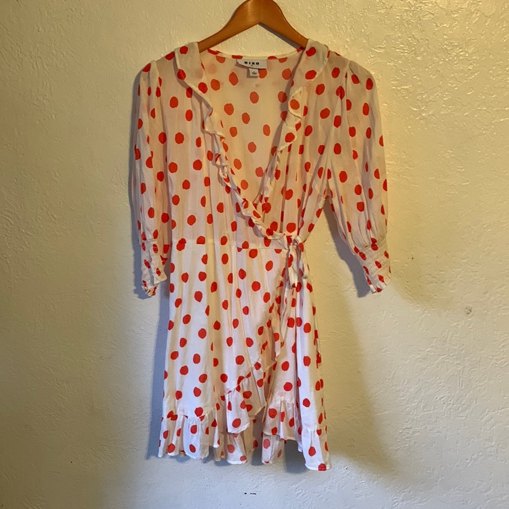 Cute little wrap dress, never worn